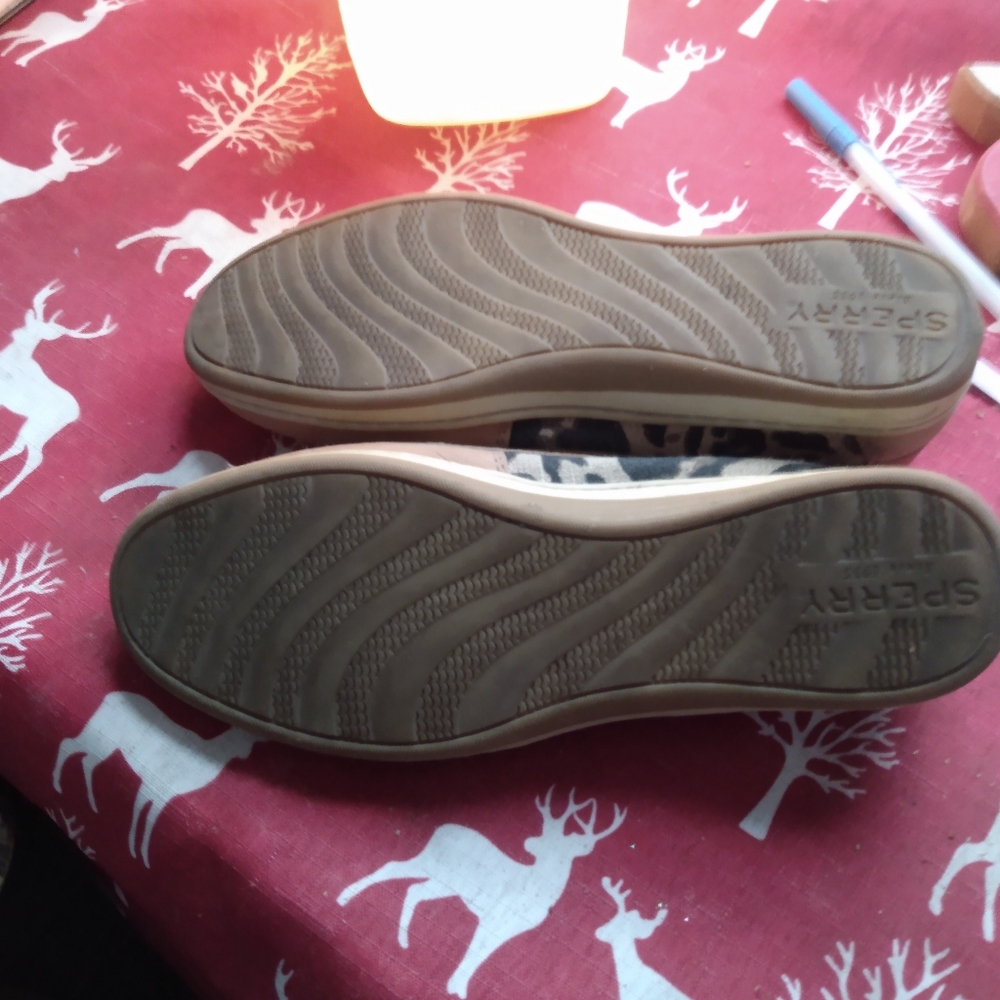 Womans Sperrys - Picture 3 of 3